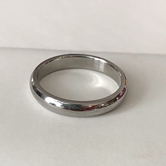 Silver Stainless Steel Wedding Band Anniversary Engagement Ring Modern Size 5.5